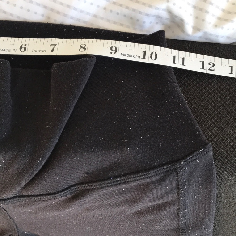 ALO YOGA Black Moto Leggings Size Small - Picture 6 of 12